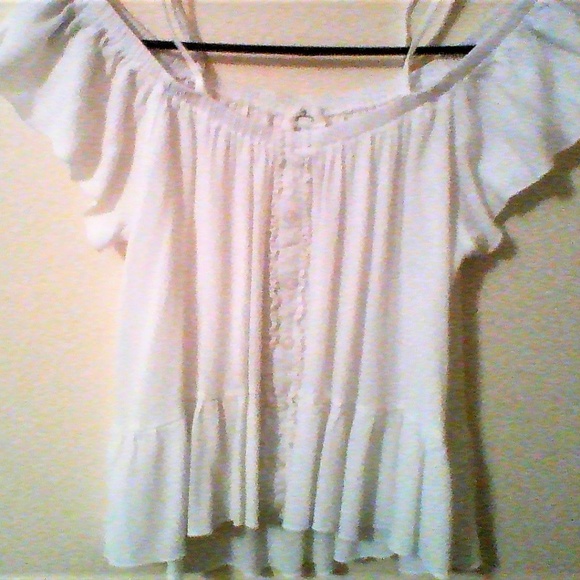 Off the shoulder - Picture 1 of 2